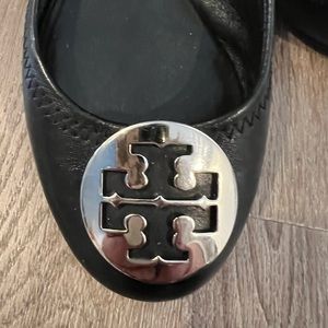 Tory Burch Minnie Flat black silver buckle
